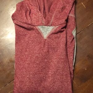 Sealing a long sleeve hoodie shirt